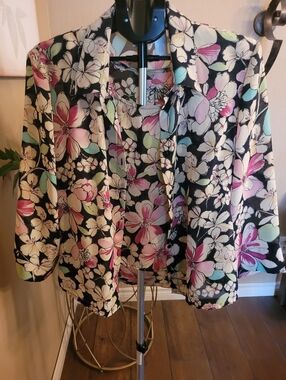 Liz Claiborne Floral Button Down Shirt With Matching Tank